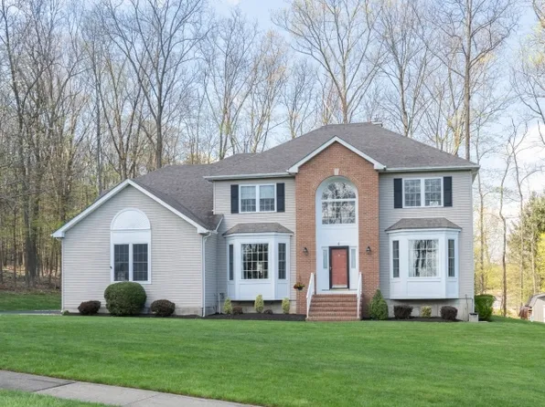 4 Cardinal Ln, Mount Olive Twp., NJ 07828