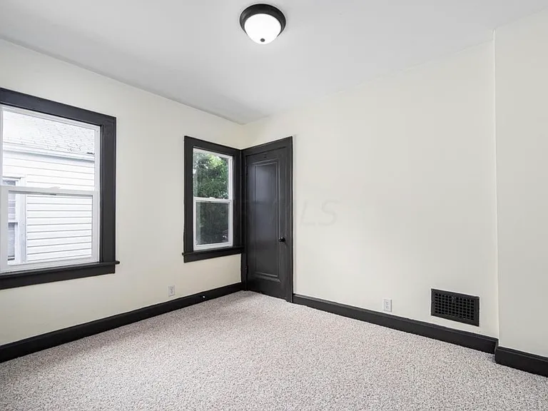 1580 Cordell Ave — Photo 5