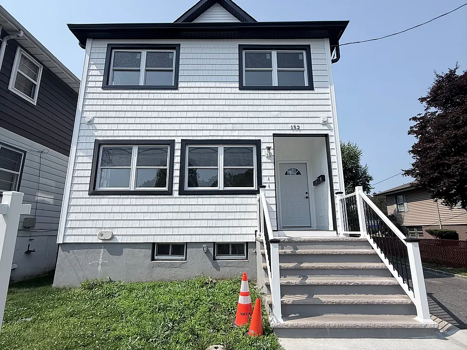152 Washington St #2-3