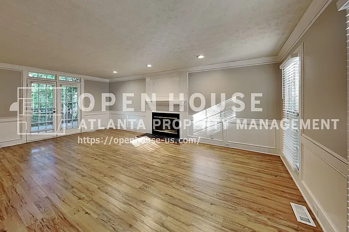 1302 Milstead Trce NE — Photo 3