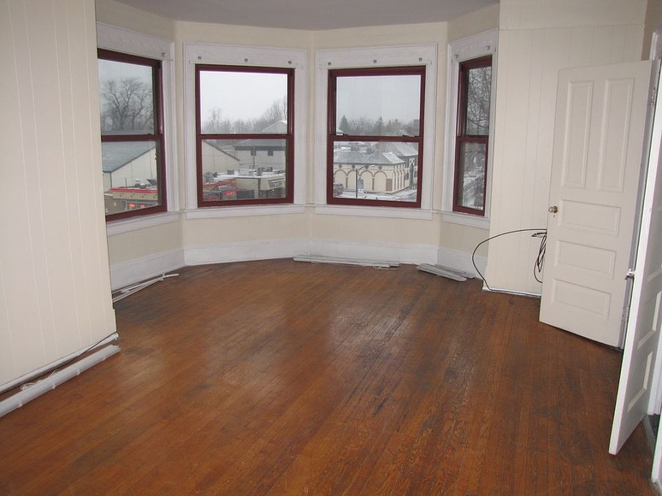 1st image of 228 Summer St APT 3