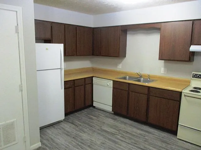 2 bed, $850 — Photo 4