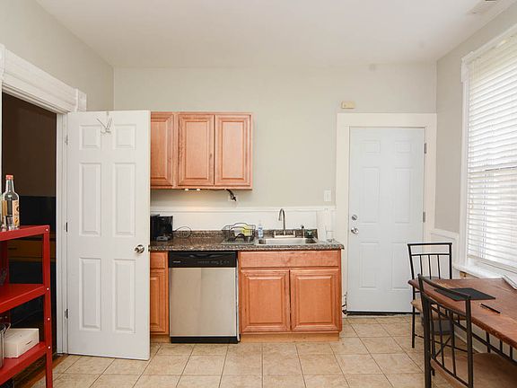 2nd image of 1248 N Greenview Ave APT 3R