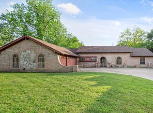 6120 Circleview Dr, Haltom City, TX 76180