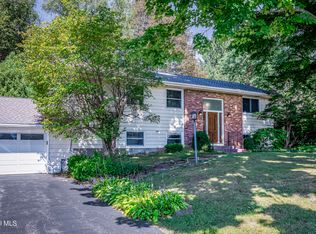 6 County View Road, Latham, NY 12110