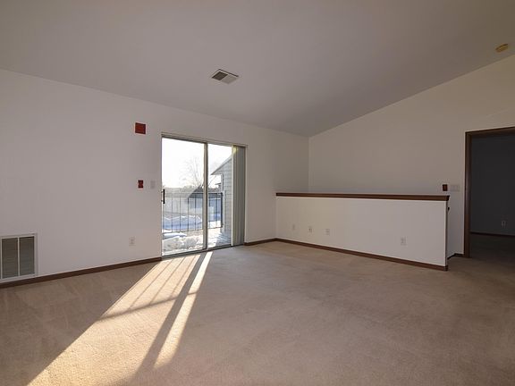 4th image of N110W17098 Ashbury Ln Unit 3