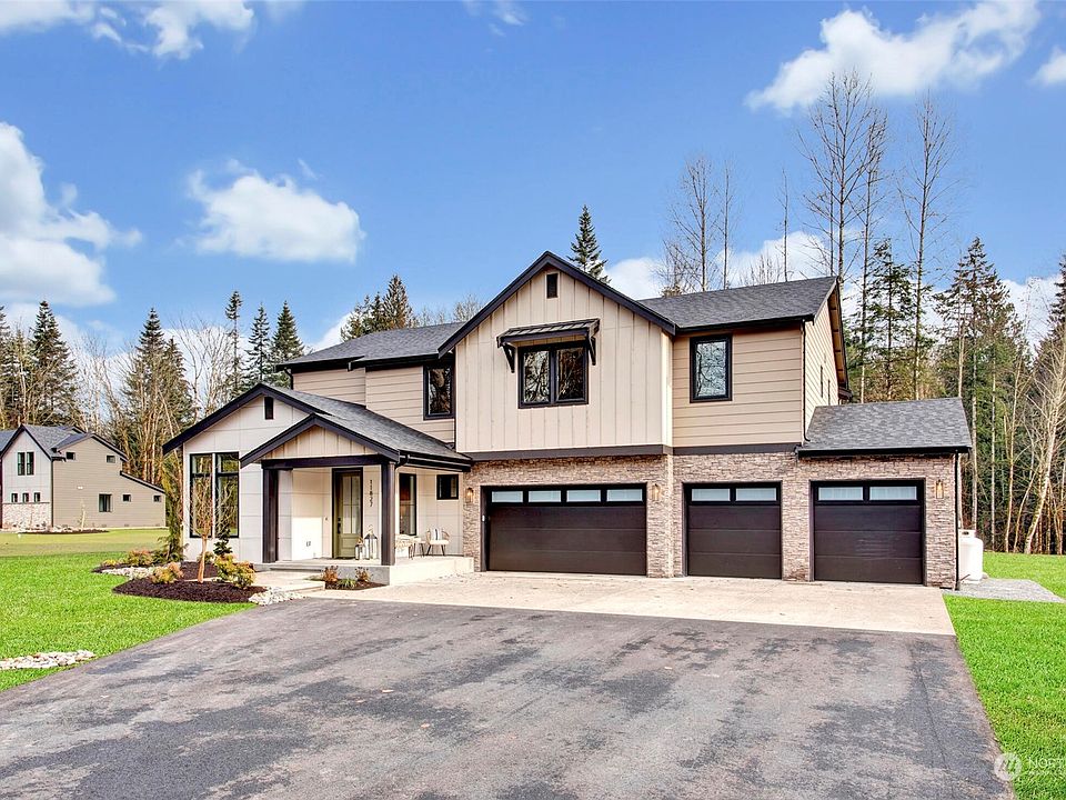 Photo is of the Model Home on Lot 14.  Actual Home is under construction.>