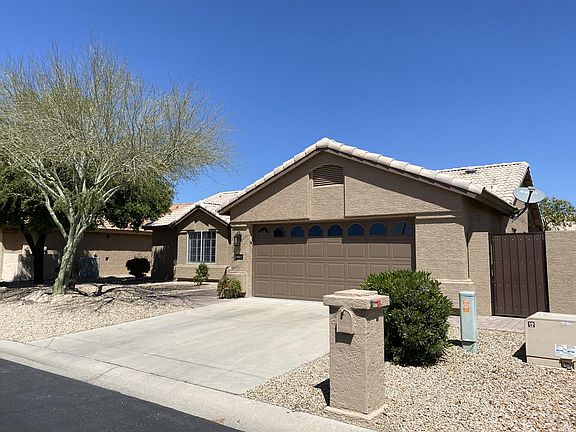 3rd image of 15786 W Amelia Dr