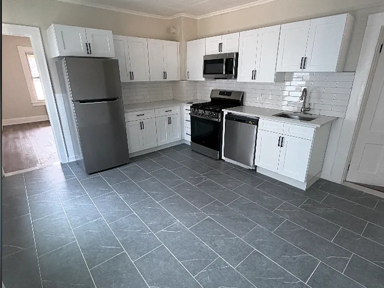 23 Howe St — Photo 1