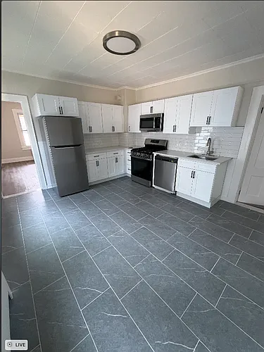 23 Howe St Photo 1