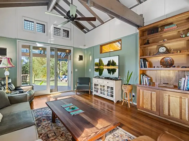 690 E Kuiaha Rd — Photo 5