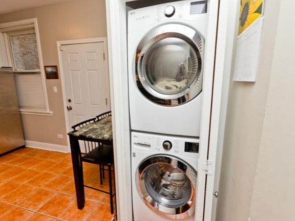 4th image of 1258 W Cornelia Ave #1N