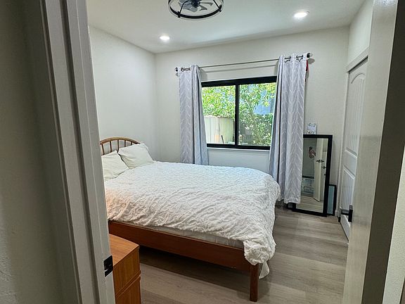 3rd image of 278 Nottingham Ln