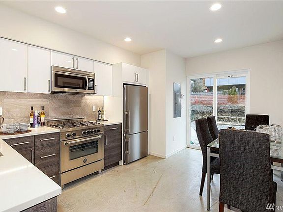 4th image of 2212 NW 60th St #C
