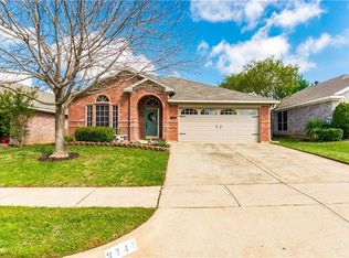 8745 Lake Springs Trl, Hurst, TX 76053