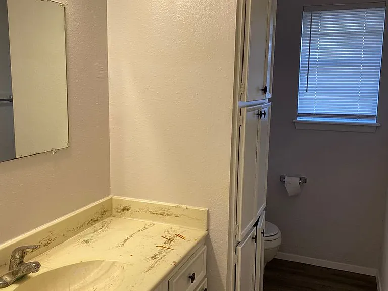 1908 Kirkland Dr — Photo 3