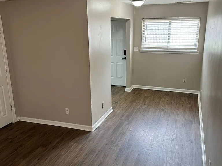 East University Apartments — Photo 2