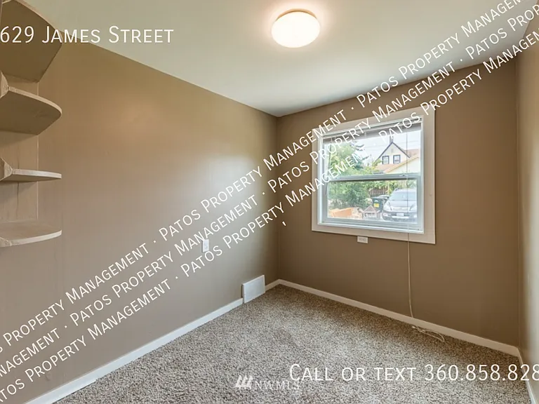 1629 James St — Photo 8