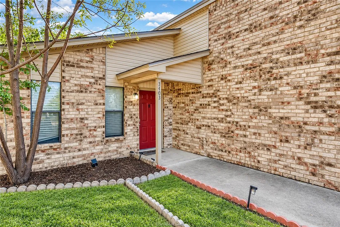 3 bed, 1098 sqft, $1,400 — Photo 2