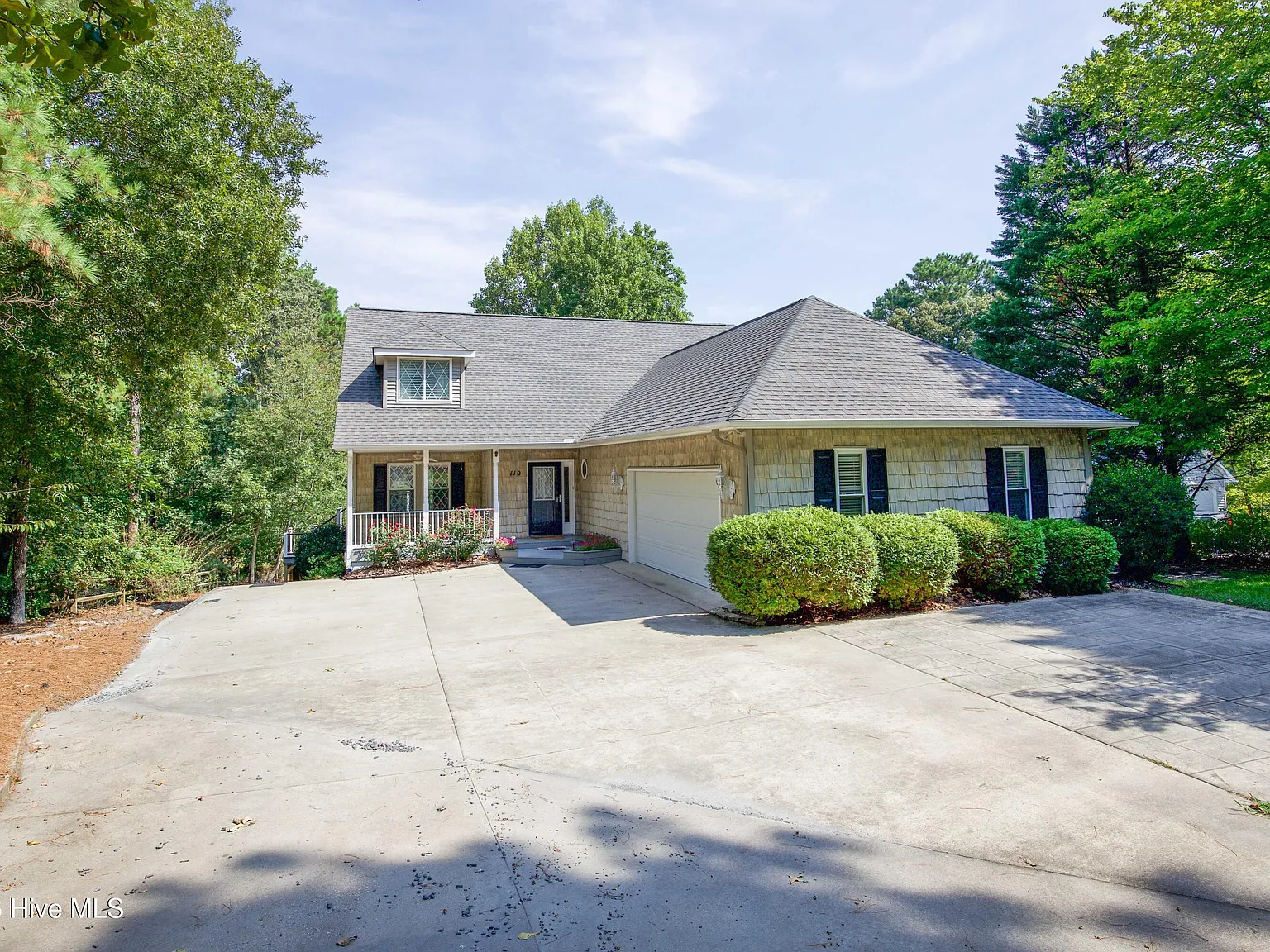 3 bed, 3.0 bath, $2,900 — Photo 1