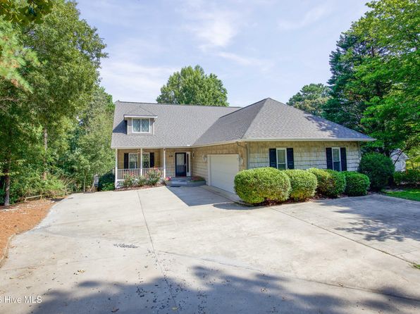 110 Sandspur Ln
