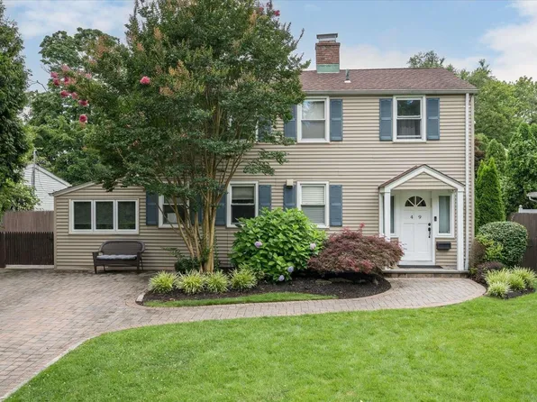 49 Cherrytree Lane, Roslyn Heights, NY 11577