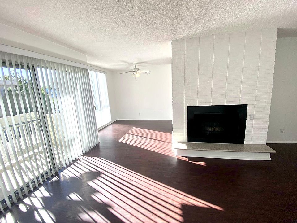 *Photos are of model unit* Actual units may vary slightly.