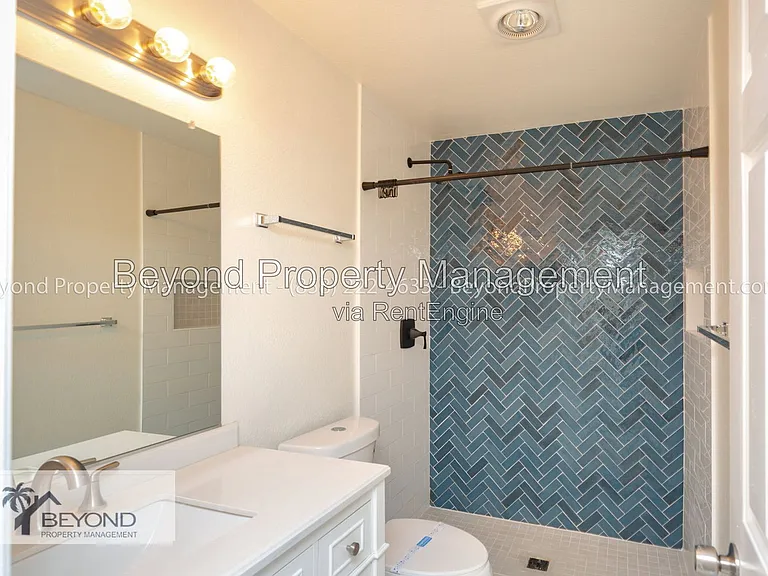 4452 Mentone St #206 — Photo 13