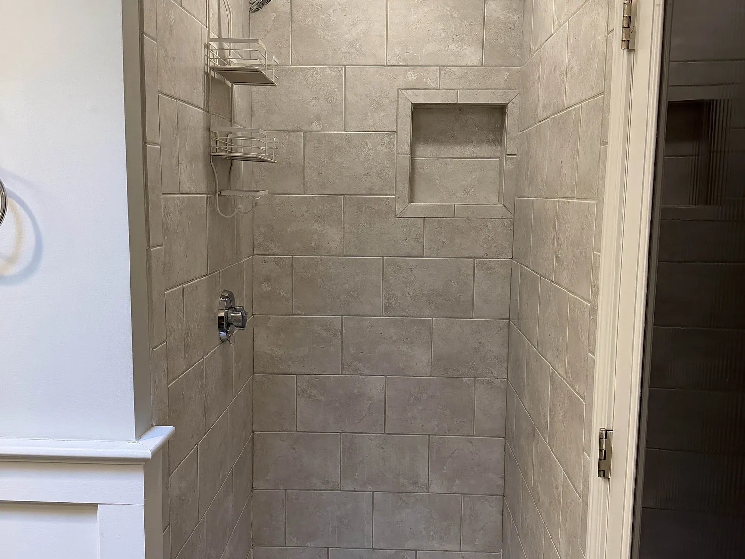 873 Farmington ave - 2 — Photo 3