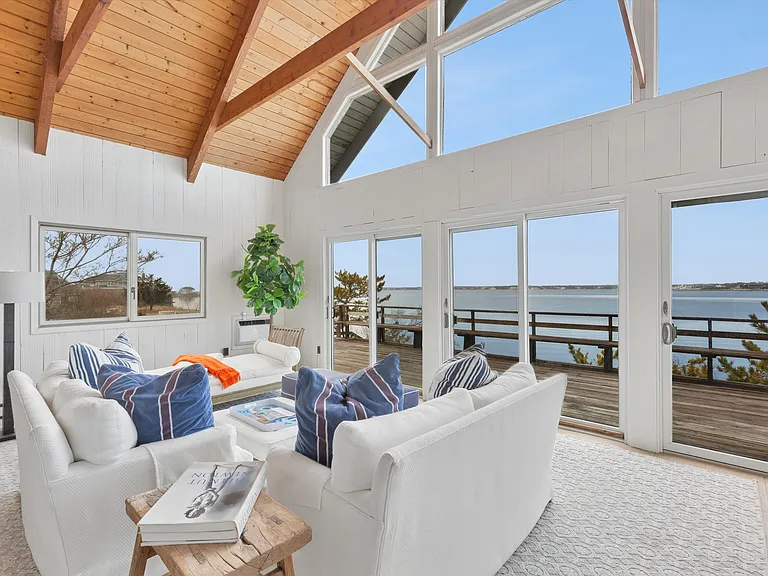 298 Dune Rd — Photo 7