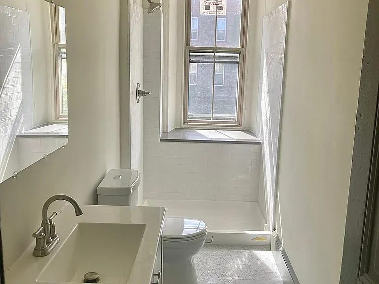 226 E Mount Airy Ave #2F — Photo 6