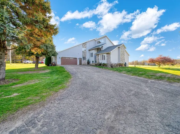 7551 Tucker Ln, Jackson, MI 49201