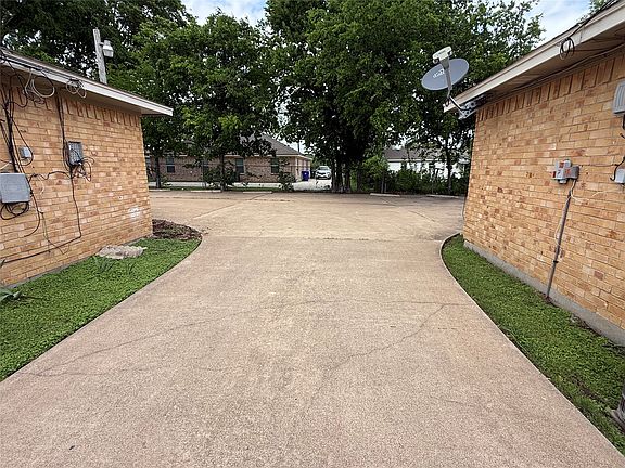 2nd image of 3305 Alta Vista Dr