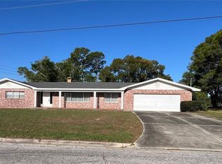 520 8th St S, Dundee, FL 33838