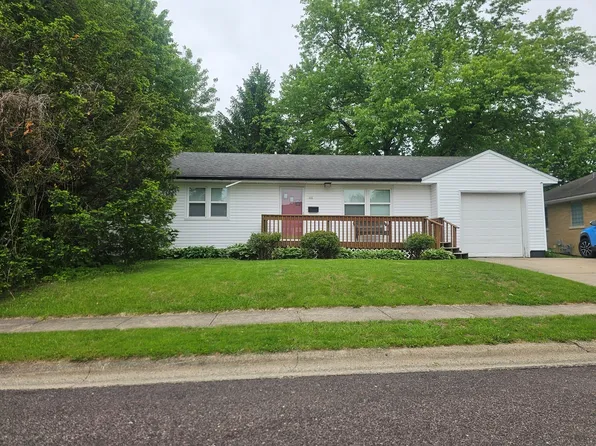 606 Michael Ct, Washington, IL 61571