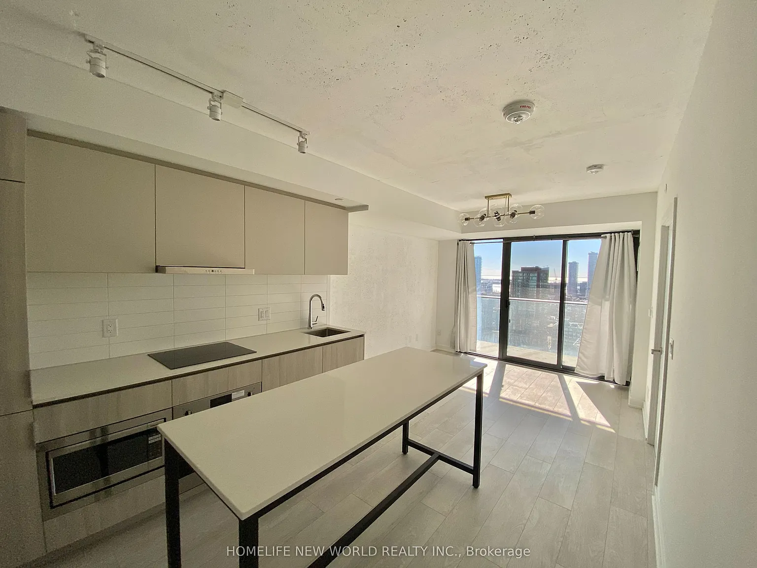 2 bed, $2,400 — Photo 4