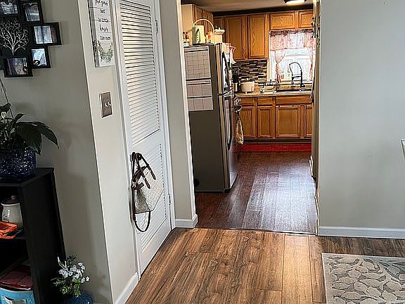 3rd image of 2284 Marvin Ave
