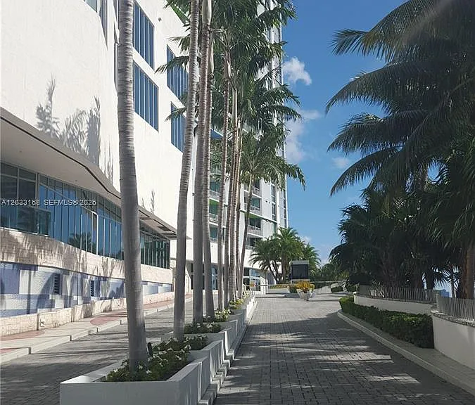335 Biscayne Blvd #2106 — Photo 34