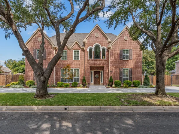 6820 Savannah Ln, Fort Worth, TX 76132