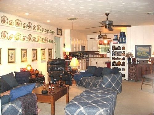5th image of 1105 N Shorewood Dr