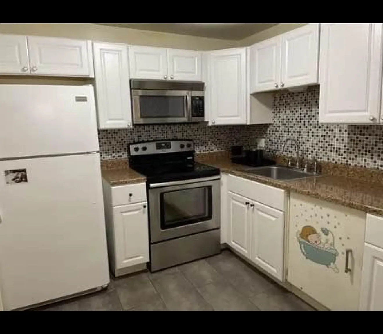 2 bed, 915 sqft, $1,990 — Photo 1