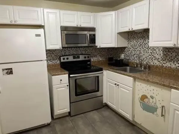 127 English Village Rd APT 301, Manchester, NH 03102