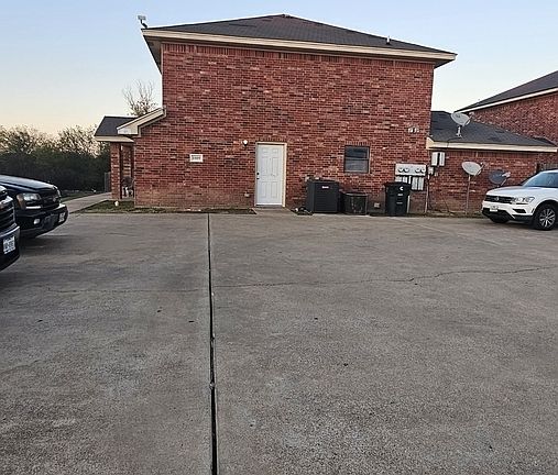 2nd image of 1009 Lansberry Ct APT D