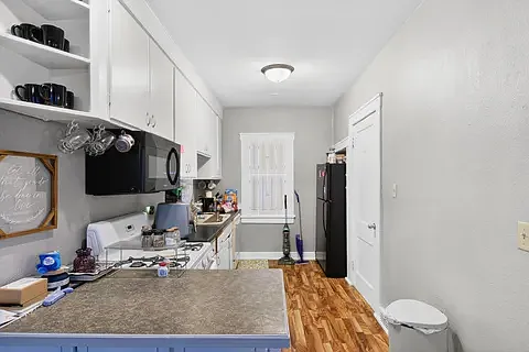 2205 N 7th St — Photo 7