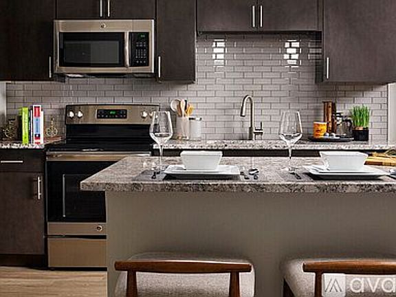 4th image of 1775 Curtis St #1207