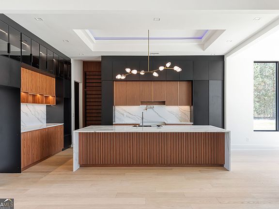 5th image of 360 Campground Rd