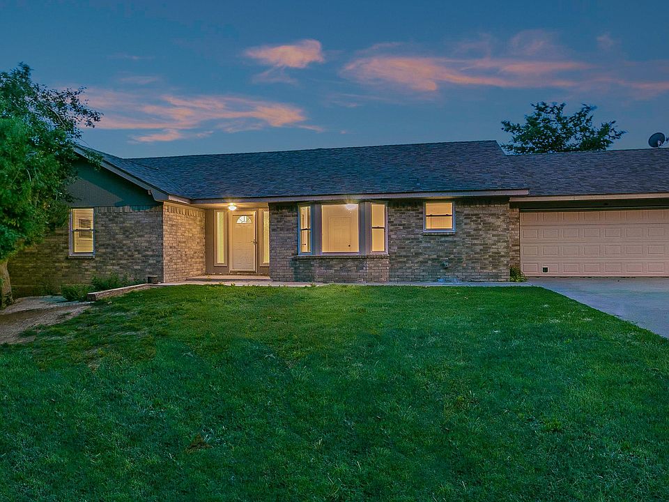 1st image of 2 Greenwood Ln