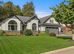 46489 Edgemont Pl, Chilliwack, BC V2R 3Y6