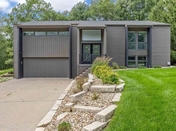 301 N 7th Ave, Iowa City, IA 52245