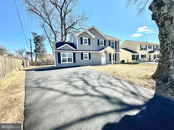 58 Newberry Ln, Levittown, PA 19054